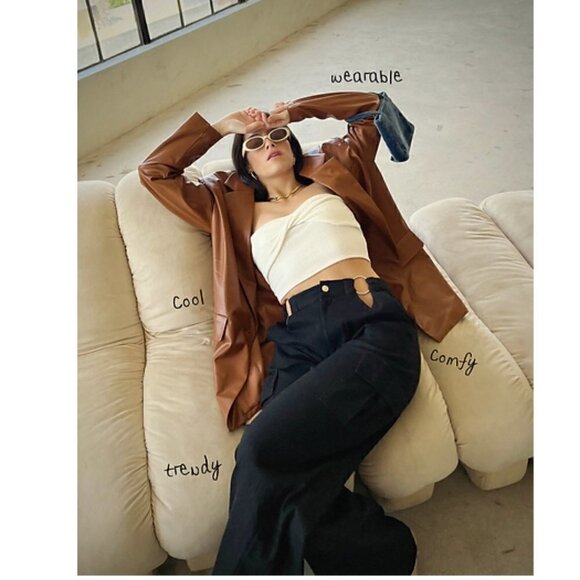 Women’s Black High Rise Wide Leg Key Hole Cargo Pants - Picture 3 of 7